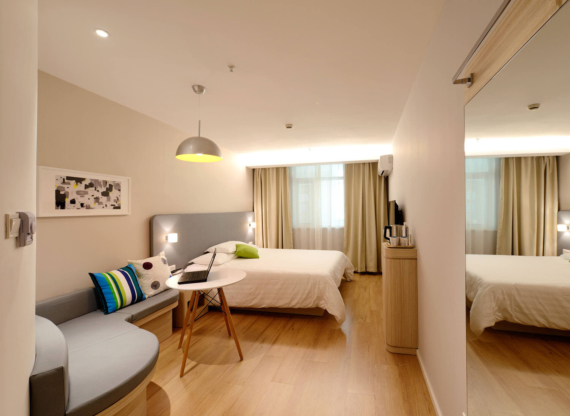 moonlight_hotels